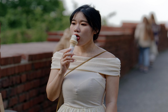 情感咨询,在线等男友首次恋爱过于上头的委婉提醒方法,情感交流,缓解焦虑情绪,聊天技巧