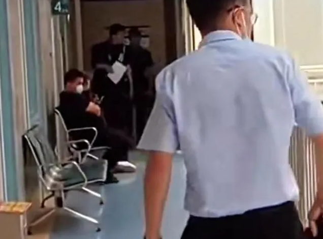夫妻大吵一架，妻子转身挂了医生丈夫的号，神转折化解矛盾