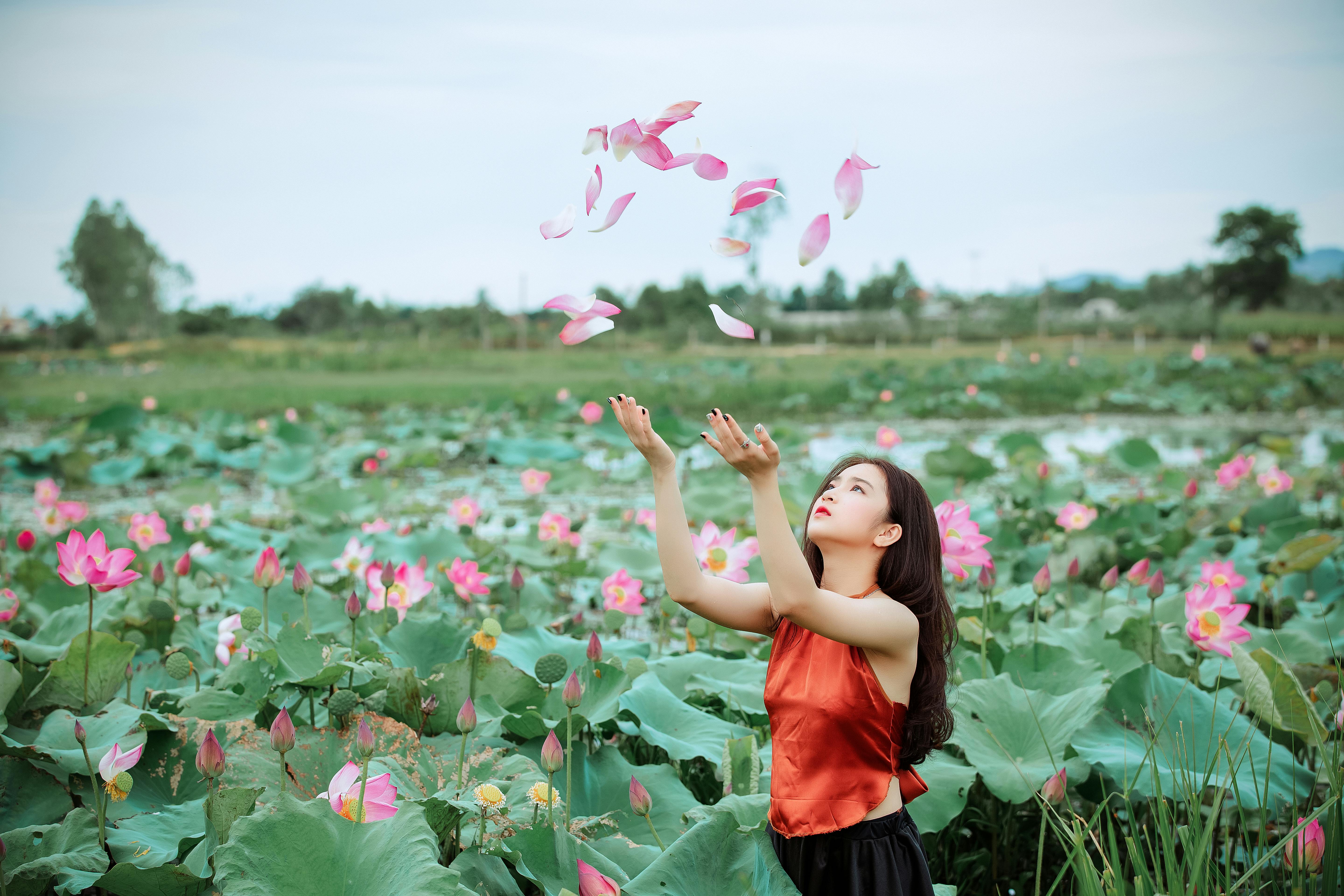 女生说无聊时，你是否也常常词穷？这里有让她不再无聊的贴心指南！