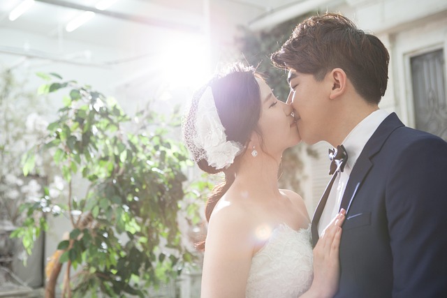 情感挽回技巧,婚姻修复,分手复合,情感咨询,恋爱三个月新鲜感消失该怎么办