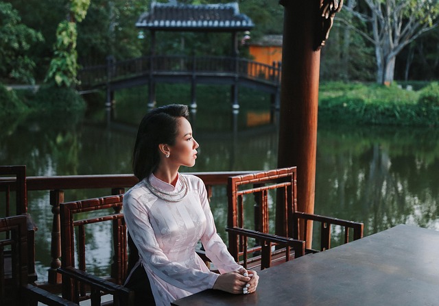 相亲约会,搭讪聊天,情感咨询,恋爱脱单,分手挽回,为什么越讨好越不被珍惜