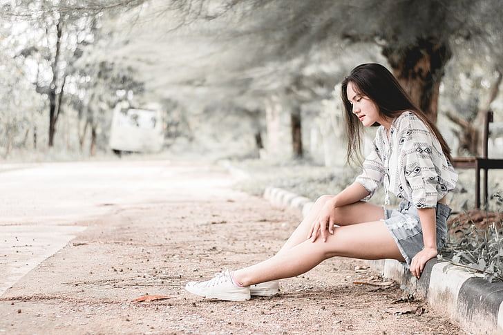 婆婆催我生二胎，但是他们又不帮我带，我该生二胎吗