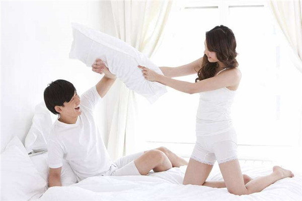 老公总是向着婆婆,我该离婚吗(老公护着破婆婆说明了什么)