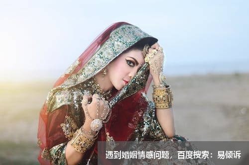 老公要我和小三一起生活要不就离婚，我应该怎么办？