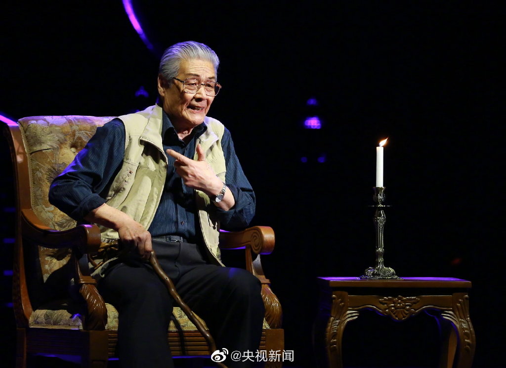 “七一勋章”获得者，北京人民艺术剧院表演、导演艺术家蓝天野，因病在北京离世