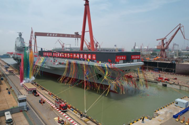 我国第三艘航母「福建舰」于 6 月 17 日正式下水!!!