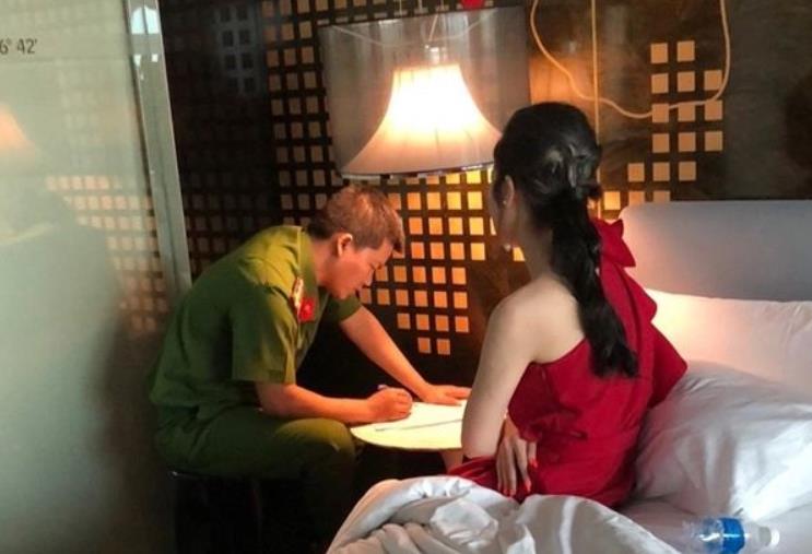 丑闻再现，女星组团做这种事，网友看不下去了...