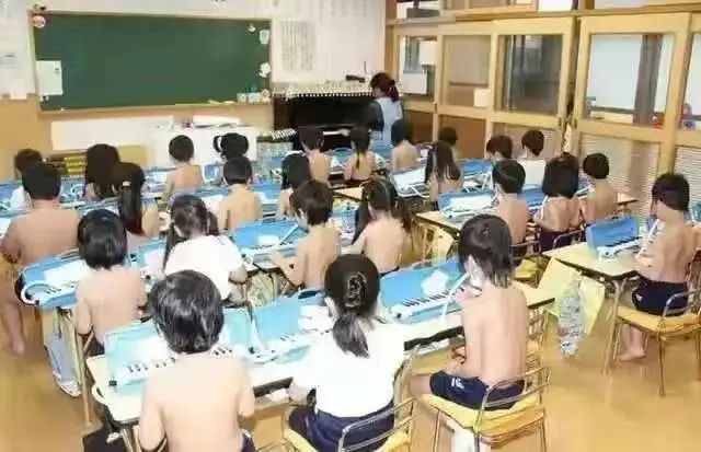 幼儿园“裸体”上课？看完真相网友沉默了...