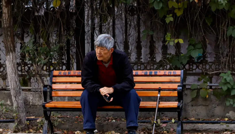 陪诊师的秘密：为什么孤独的总是老人？