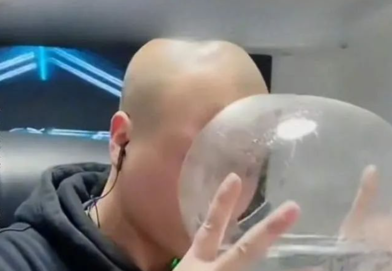 网红PK输了喝了4瓶白酒后去世：真正让人背后发凉的是什么...
