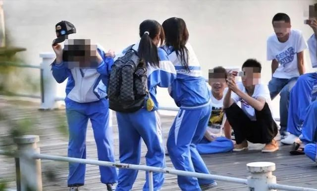 女生遭8名未成年人欺凌：重视校园欺凌心理因素
