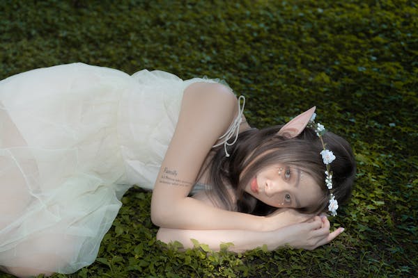 男生被教授催眠后眼睛无神:催眠的心理原理是什么?
