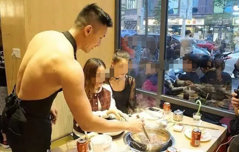 西双版纳一“猛男餐厅”被查处：低俗营销究竟拿捏了人们什么心理？