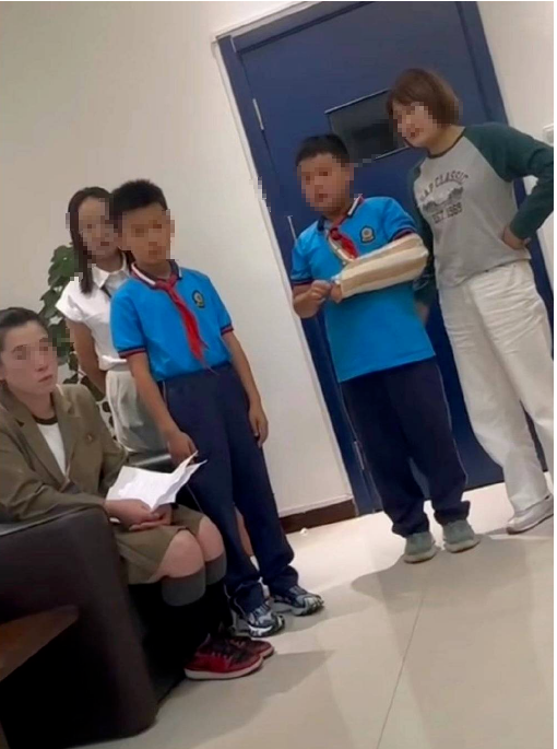 山西一4年级男生遭同班男生霸凌，工作组连夜进驻！
