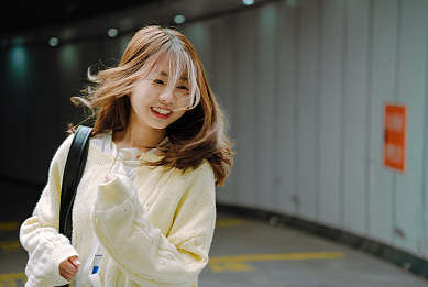 出轨女友求复合怎么处理比较好?你会答应吗?