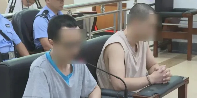 男子出轨拒分手找人撞女友，再“装好人”照顾，太离谱……