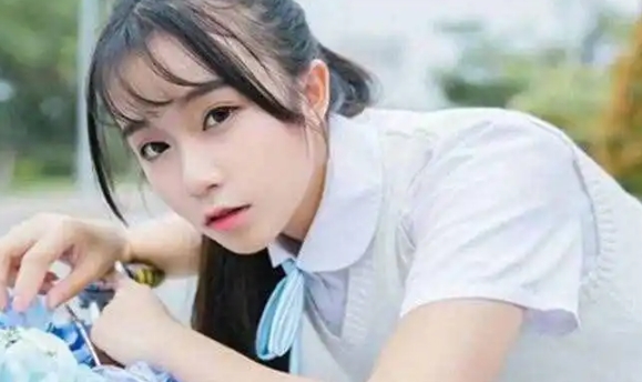 喜欢上同性的女同事，怎么才能情绪不受影响，怎么办？