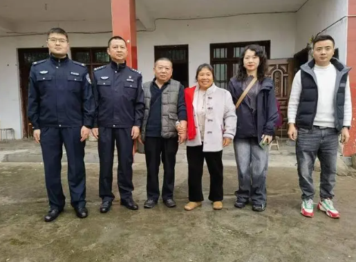 寻亲44载，8岁被拐女孩与母终回温暖家?！恶舅伏法
