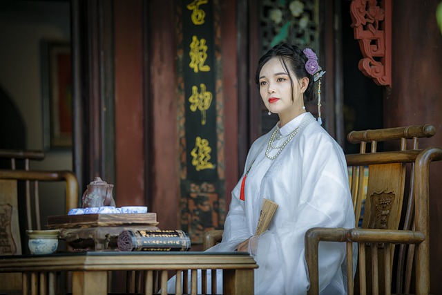他带着愧疚归来，却发现她已另有依靠……